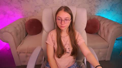 Snapshot of arrinawair chatting on September 23, 7:50 am arrinawair online show from September 23, 7:50 am