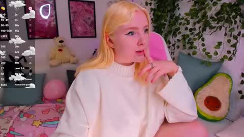 art_lovee_ online show from February 13, 2:57 am