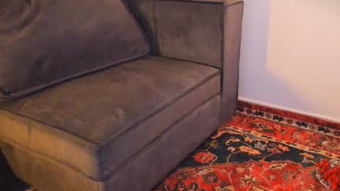 Linda  independent model artgeea online show from December 1, 2:15 am