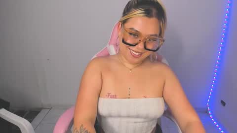 Val online show from September 9, 1:38 am