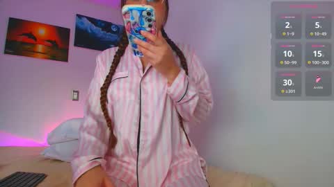 Im juli online show from March 30, 11:15 pm