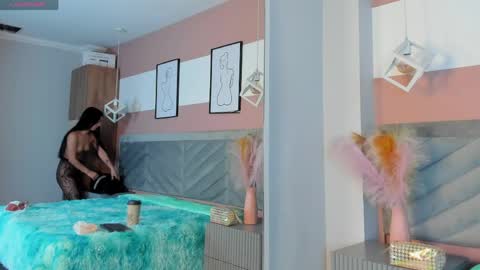 ARY THOMPSON online show from April 14, 12:27 pm