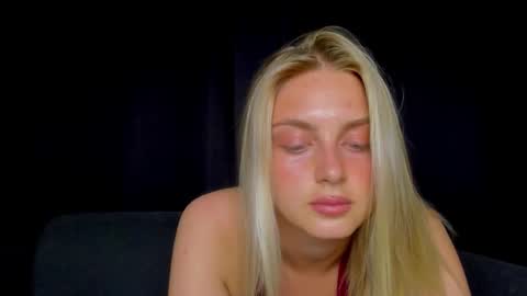 your pretty Ashley online show from March 14, 10:27 am