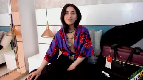 Ashkoreh online show from March 30, 9:25 pm