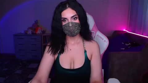   Yasmina   online show from February 14, 5:30 am