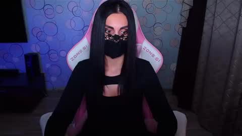   Yasmina   online show from November 25, 8:05 am