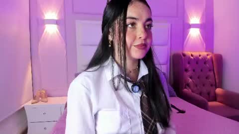 ashley_petit online show from July 18, 1:46 pm