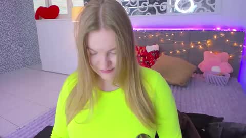 AshleyJonse online show from December 14, 6:30 am