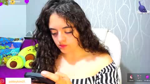 .. Ashley .. online show from December 17, 1:22 am