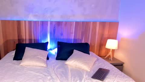 Ashley Santoss online show from September 11, 5:41 am