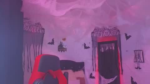 ASHLEY online show from October 15, 4:20 pm