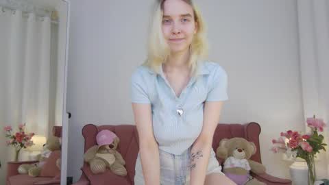 Snapshot of ashly_cherry chatting on October 3, 11:48 am ashly_cherry online show from October 3, 11:48 am