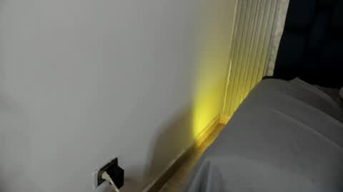 ashlybenison online show from March 26, 7:21 am