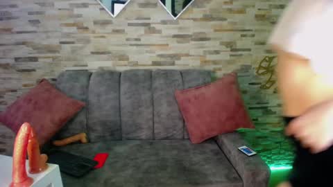 Snapshot of ashlye_hill chatting on February 9, 4:36 am Ashlye  online show from February 9, 4:36 am