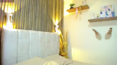 Ashlye  online show from January 6, 3:43 am