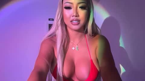 ashlynkira online show from April 7, 3:19 am