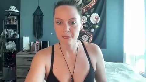 Ashlyn Lotus online show from November 24, 11:29 pm