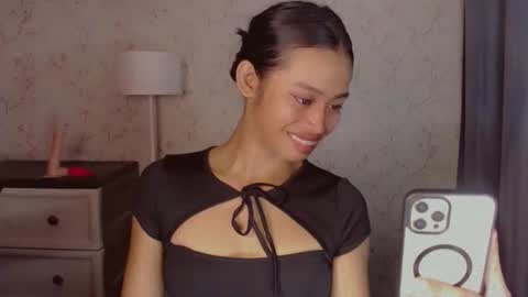 kisses online show from April 2, 4:37 pm