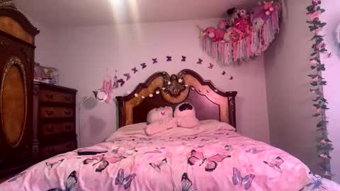 aspenandrews99 online show from April 17, 6:10 pm