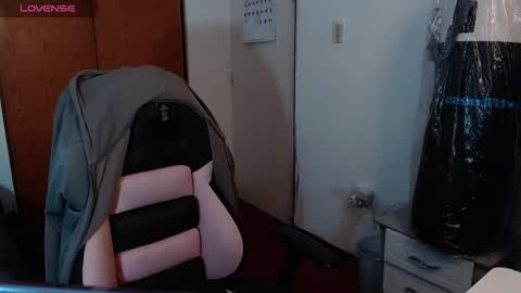 Ash online show from December 19, 1:21 am