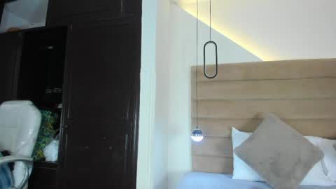 ateneasweety online show from April 4, 5:45 pm