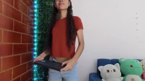 Athenea online show from March 25, 9:17 pm