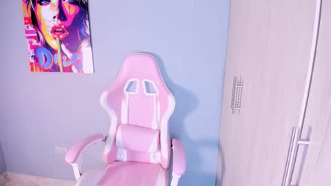 athenea__fox online show from November 24, 11:45 am