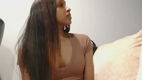 AtirahCali online show from April 15, 4:18 pm