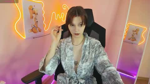 Audrey online show from December 17, 8:07 am