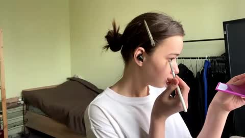 Mari online show from April 13, 10:38 am