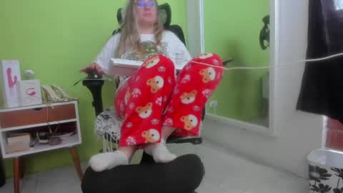 Aura Divina  online show from May 6, 6:23 pm