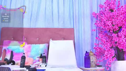 Aura online show from January 14, 7:08 pm