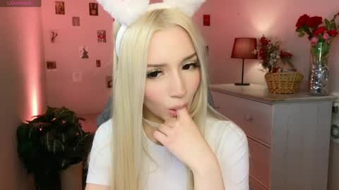 Aura online show from March 31, 9:26 pm