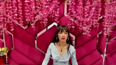 aurora online show from February 8, 1:00 am