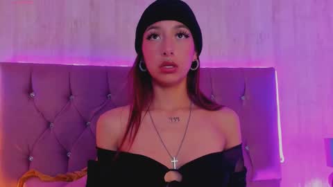 Aurora  online show from November 5, 3:45 am