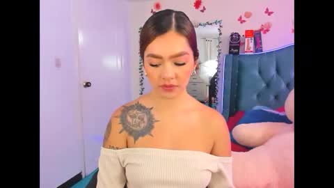 aurora_sky9 online show from February 25, 12:09 am