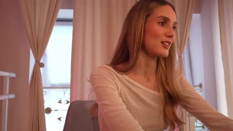 Snapshot of aurora_the_ballerina chatting on September 21, 6:56 am Aurora online show from September 21, 6:56 am