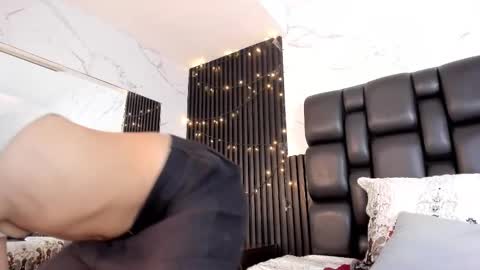 Aurora online show from October 14, 4:04 am