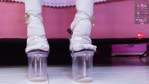 Aurora online show from December 15, 1:49 pm