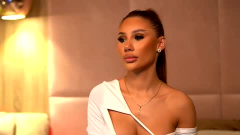 Ava online show from December 4, 2:03 am