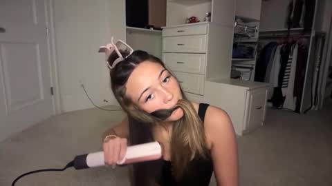 avaowenss online show from November 7, 10:36 pm