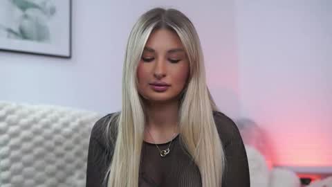 Carina online show from December 14, 10:04 pm