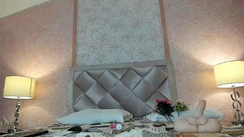 avawhiite online show from April 7, 6:54 pm