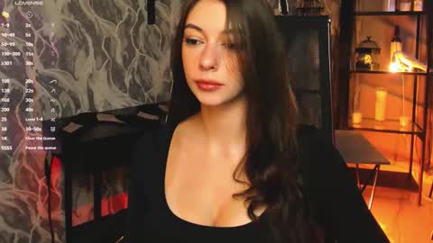 Avie online show from October 29, 8:44 pm