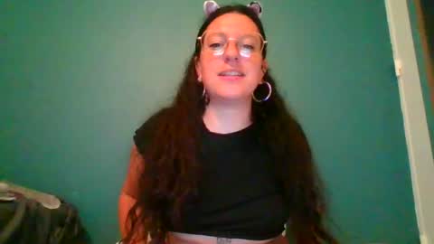 averagewifey online show from July 9, 12:35 am