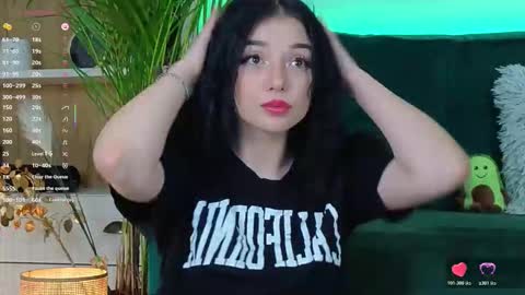 AveryWillow online show from October 19, 4:58 am