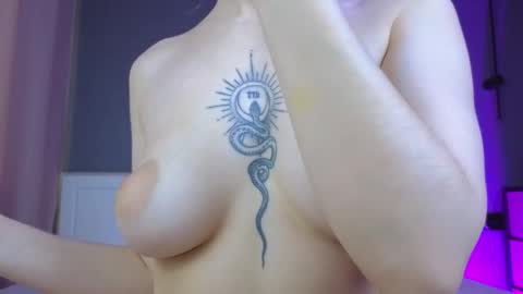 avgustina_love online show from December 3, 7:55 am