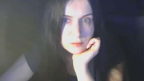 avialenne online show from April 15, 5:02 pm