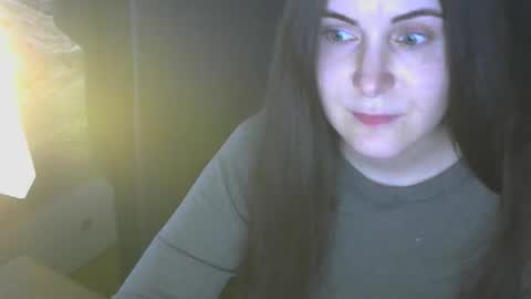 avialenne online show from April 6, 1:01 pm