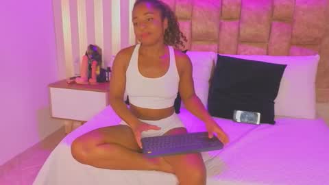 AVIS  online show from March 4, 7:31 pm